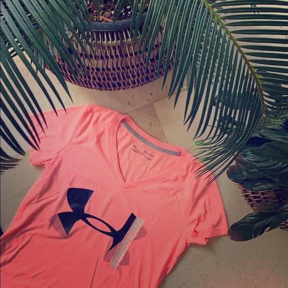 Under Armour Tops - Under Armour t-shirt size XS